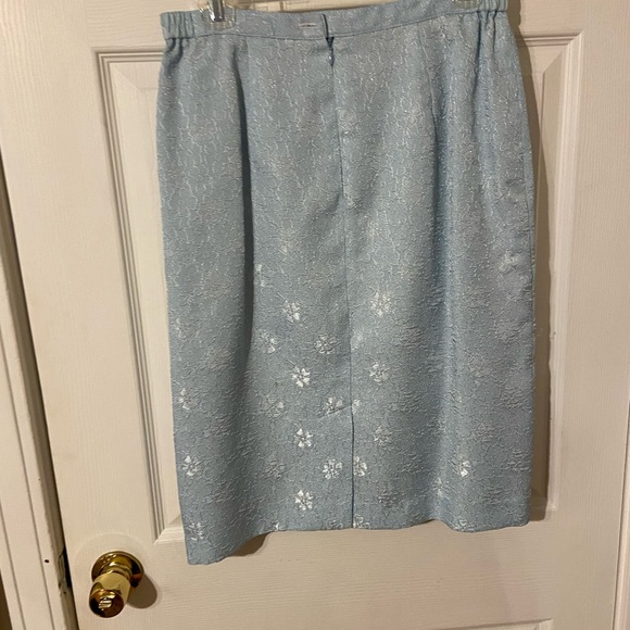 Leslie Fay Sky Blue Floral Blazer and Skirt Set - Picture 6 of 8